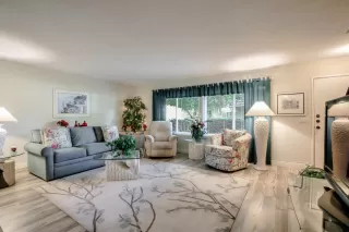 Photo #3: 20061549 Listing