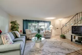 Photo #4: 20061549 Listing