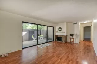 Photo #1: 20061938 Listing 