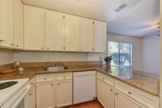 Photo #5: 20061938 Listing 