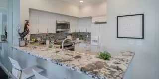 Photo #4: 20061996 Listing