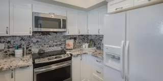 Photo #6: 20061996 Listing