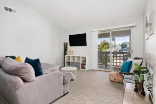 Photo #2: 20062088 Listing