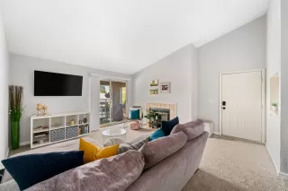 Photo #3: 20062088 Listing