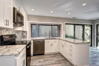 Photo #2: 20062254 Listing