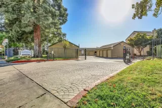 Photo #1: 20062264 Listing