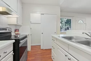 Photo #5: 20062372 Listing 