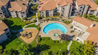 Photo #4: 20062452 Listing