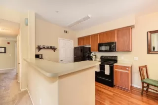 Photo #6: 20062697 Listing