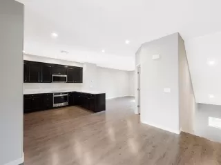 Photo #4: 20062816 Listing