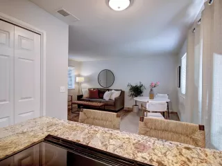 Photo #5: 20062899 Listing 