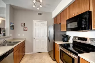 Photo #2: 20063015 Listing 