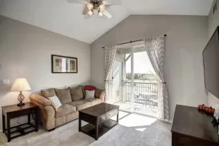 Photo #4: 20063015 Listing 