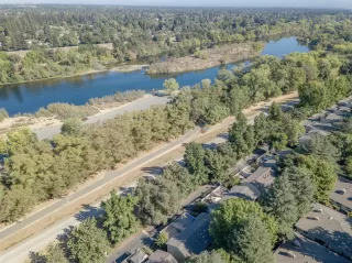 Photo #2: 20063349 Listing