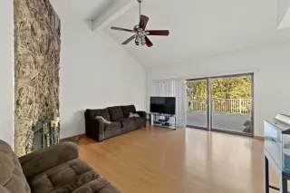 Photo #3: 20063349 Listing