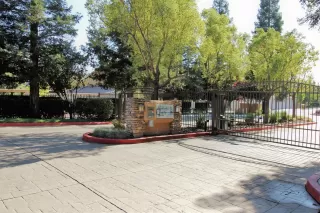 Photo #1: 20063503 Listing