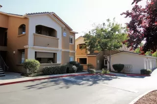 Photo #4: 20063503 Listing