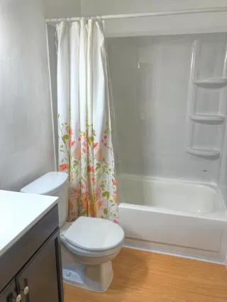 Photo #4: 20063608 Listing