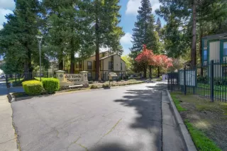 Photo #2: 20063699 Listing
