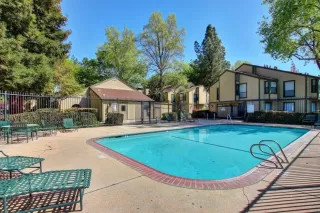 Photo #3: 20063699 Listing