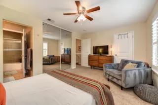 Photo #6: 20063887 Listing