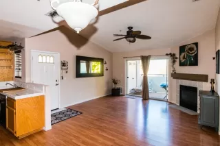 Photo #4: 20063998 Listing 