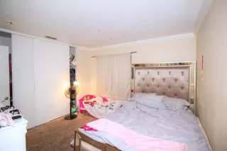 Photo #5: 20064222 Listing