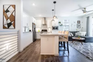 Photo #3: 20064345 Listing