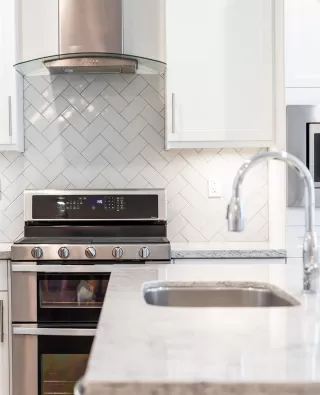 Photo #4: 20064345 Listing