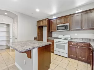 Photo #2: 20064401 Listing 