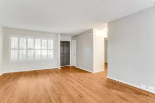 Photo #4: 20064882 Listing 