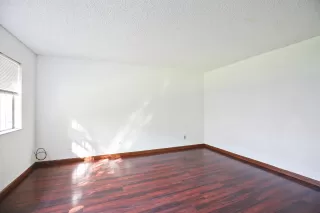 Photo #3: 20065048 Listing