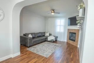 Photo #2: 20065064 Listing