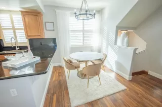 Photo #4: 20065064 Listing