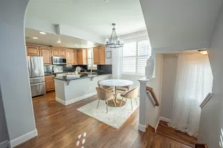 Photo #6: 20065064 Listing