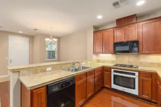 Photo #1: 20065115 Listing 