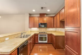 Photo #4: 20065115 Listing 