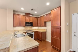 Photo #5: 20065115 Listing 