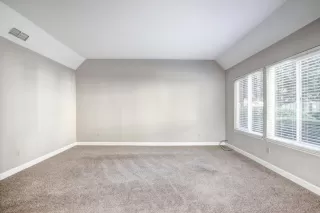 Photo #4: 20065259 Listing