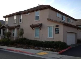 Photo #2: 20065276 Listing