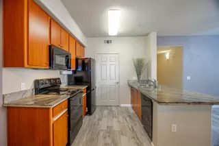 Photo #5: 20065752 Listing