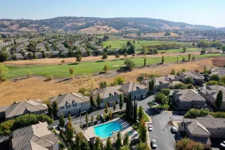 Photo #5: 20065835 Listing