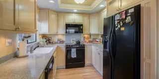 Photo #2: 20066117 Listing 