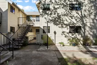 Photo #2: 20066152 Listing