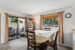 Photo #5: 20066152 Listing