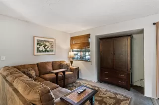 Photo #6: 20066152 Listing