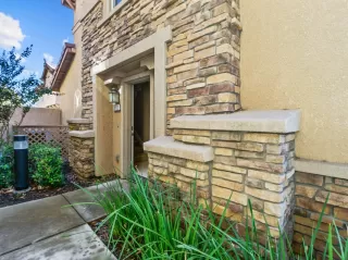Photo #4: 20066268 Listing