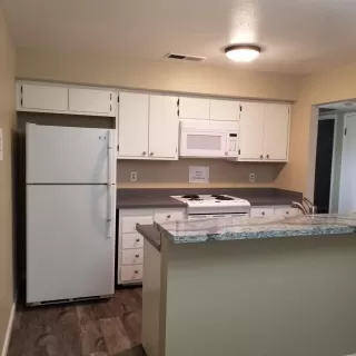 Photo #5: 20066404 Listing 
