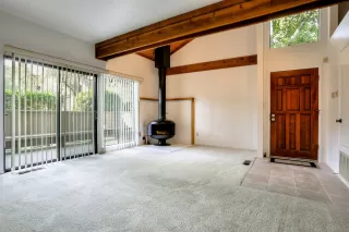 Photo #4: 20066451 Listing