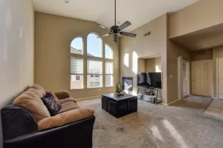 Photo #5: 20066661 Listing